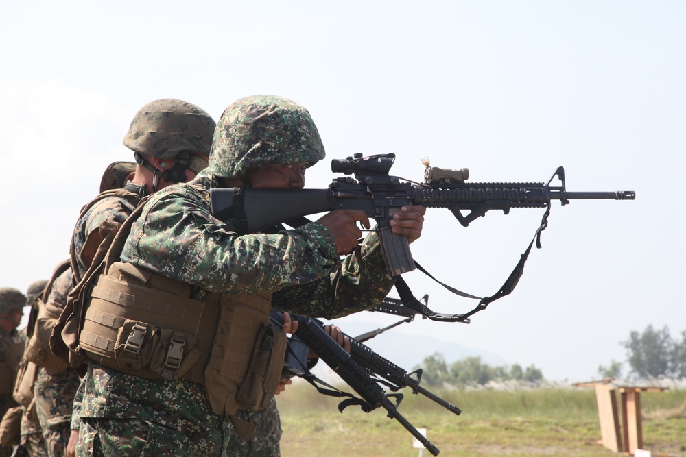 Philippine, U.S. Marines test skills with firing drills