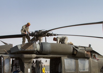 Alaska soldiers navigate from desert to sea