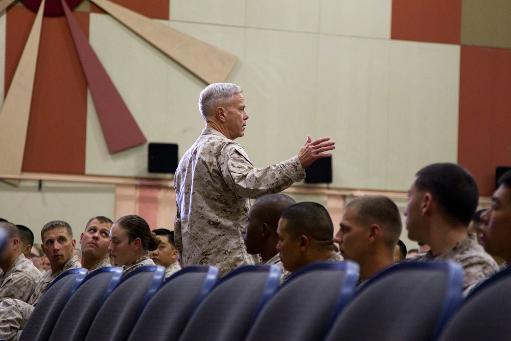 Commandant and Sgt. Major of the Marine Corps Visit Combat Center