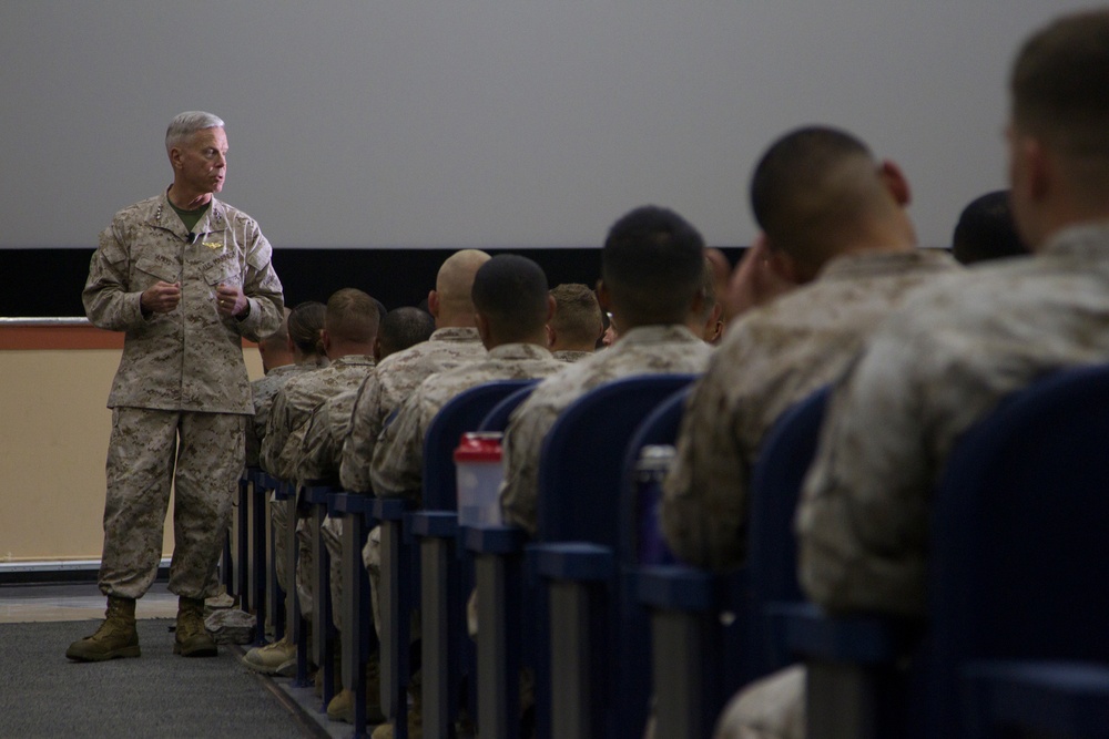 Commandant and Sergeant Major of the Marine Corps Visit Combat Center