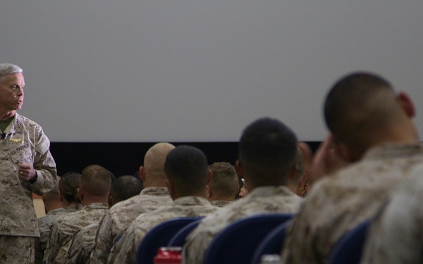 Commandant and Sergeant Major of the Marine Corps Visit Combat Center