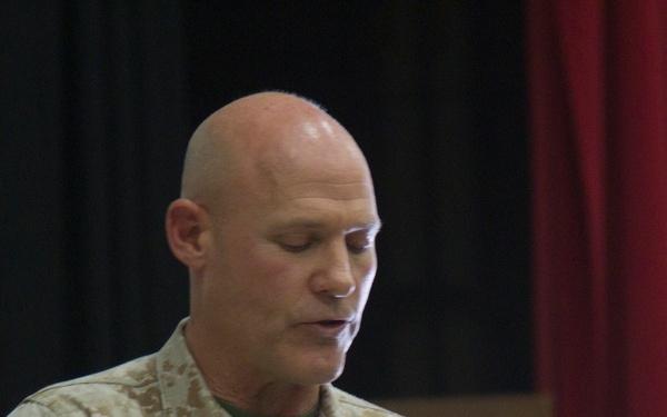 Commandant and Sergeant Major of the Marine Corps Visit Combat Center