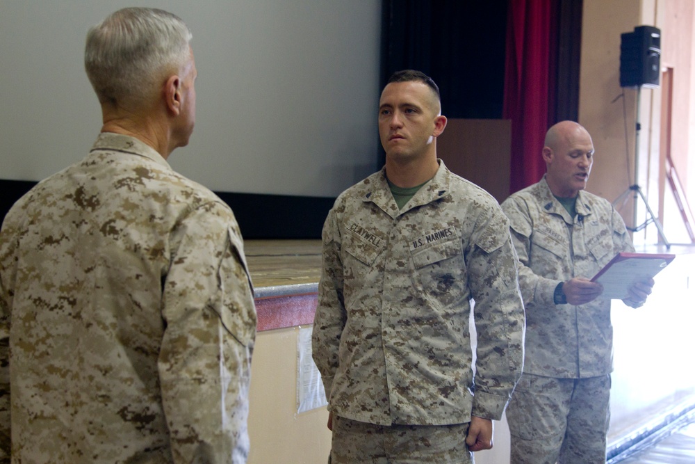 Commandant and Sergeant Major of the Marine Corps Visit Combat Center