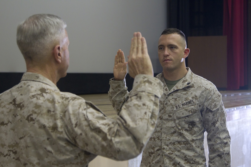 Commandant and Sergeant Major of the Marine Corps Visit Combat Center