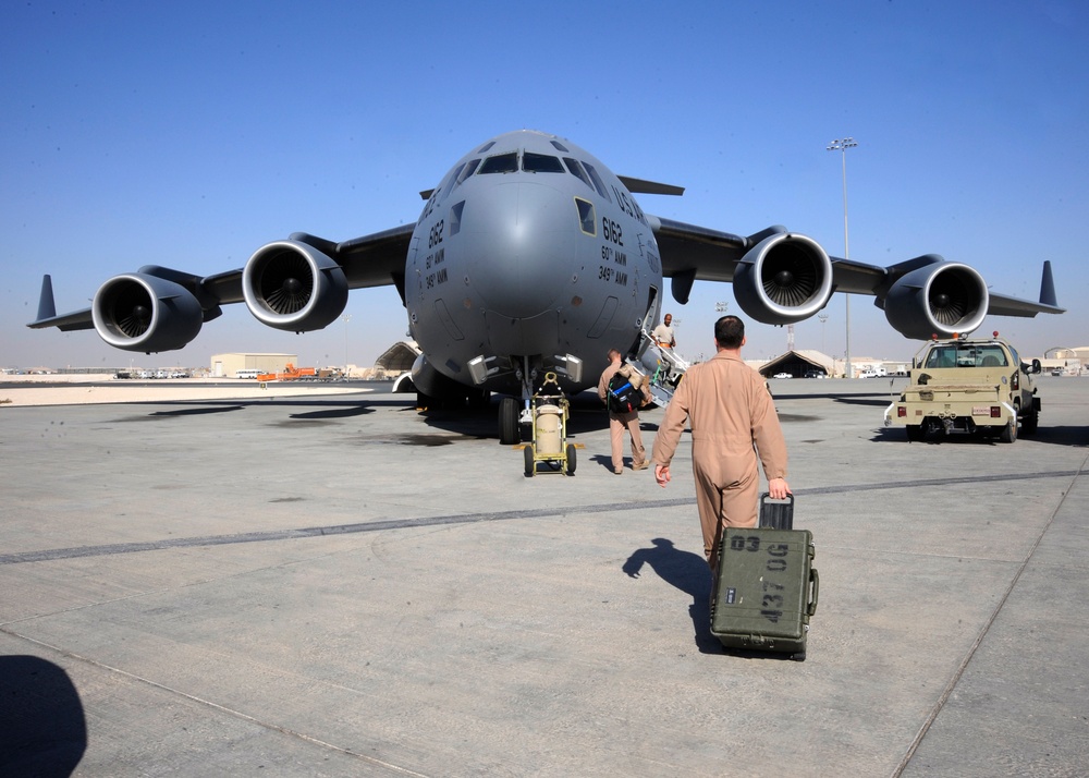C-17 Ops delivers combat cargo