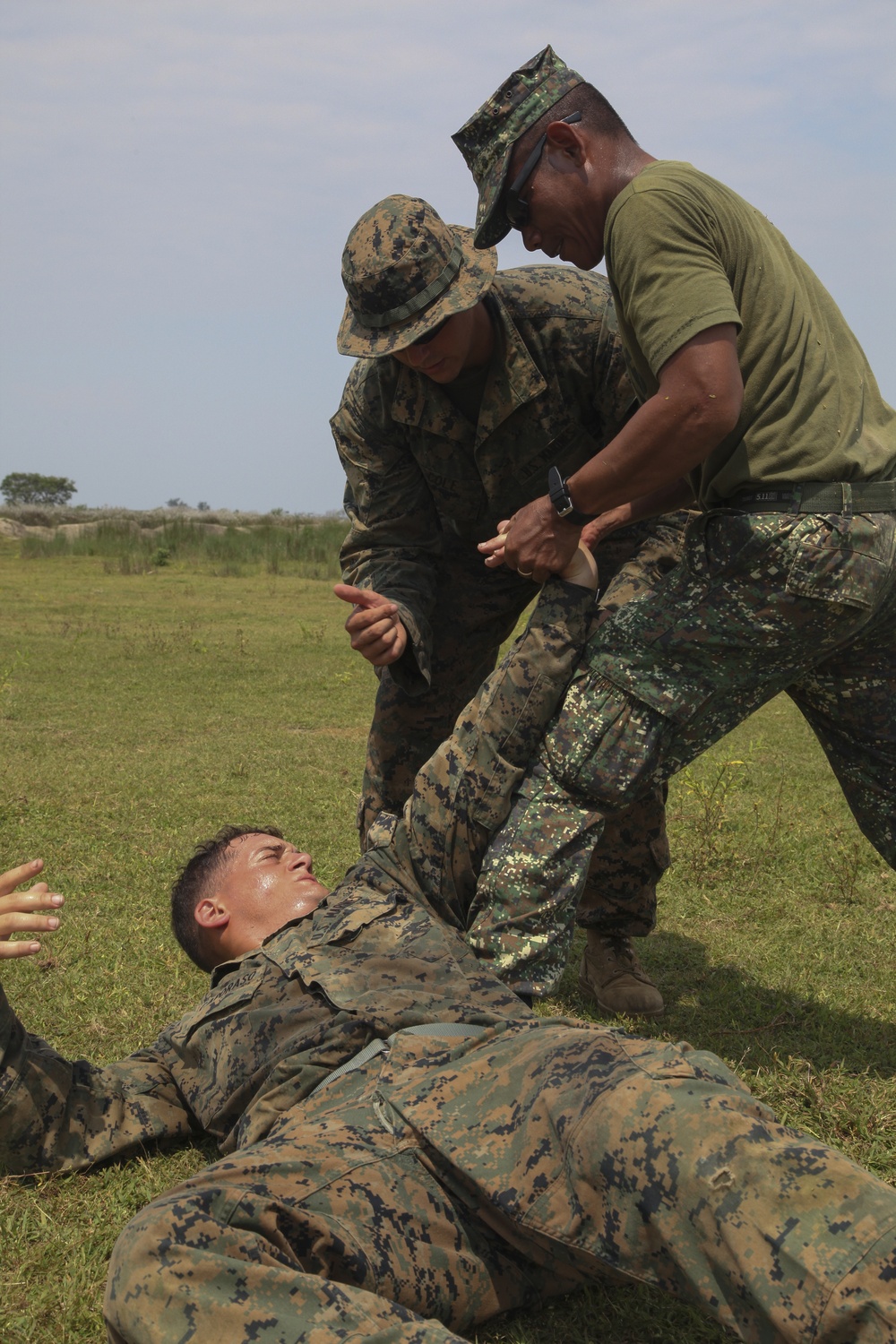 Philippine, U.S. Marines exchange martial arts knowledge at PHIBLEX 14
