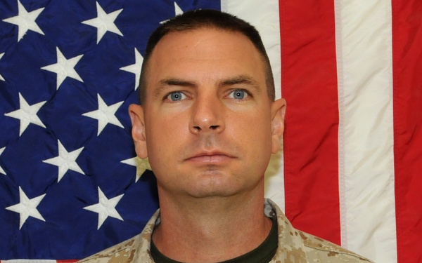 Marine named 2013 USO Volunteer of the Year