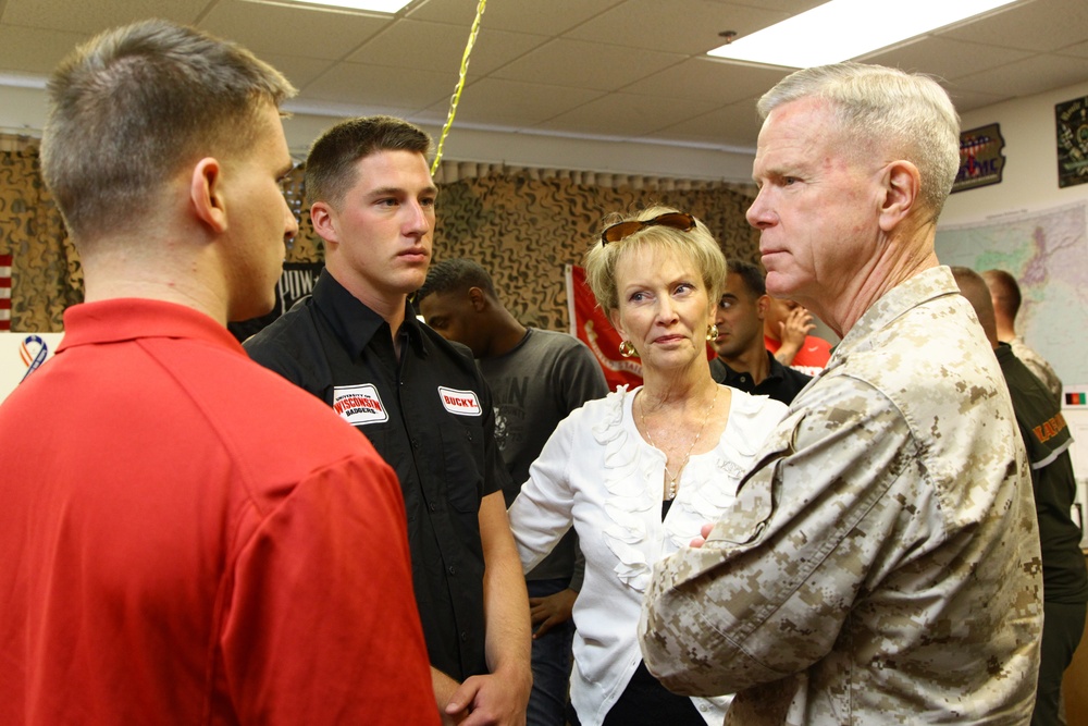 CMC visits Wounded Warriors at Balboa Hospital