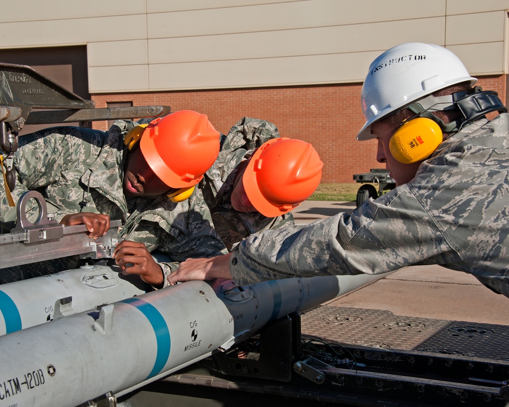 363rd Training Squadron, Munitions Apprentice Course