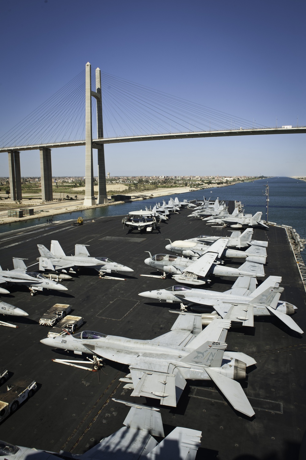 USS Nimitz transits Suez Canal