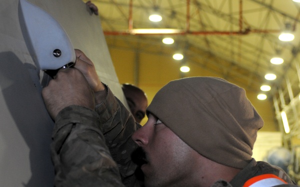 MQ-9 Airmen unload aircraft