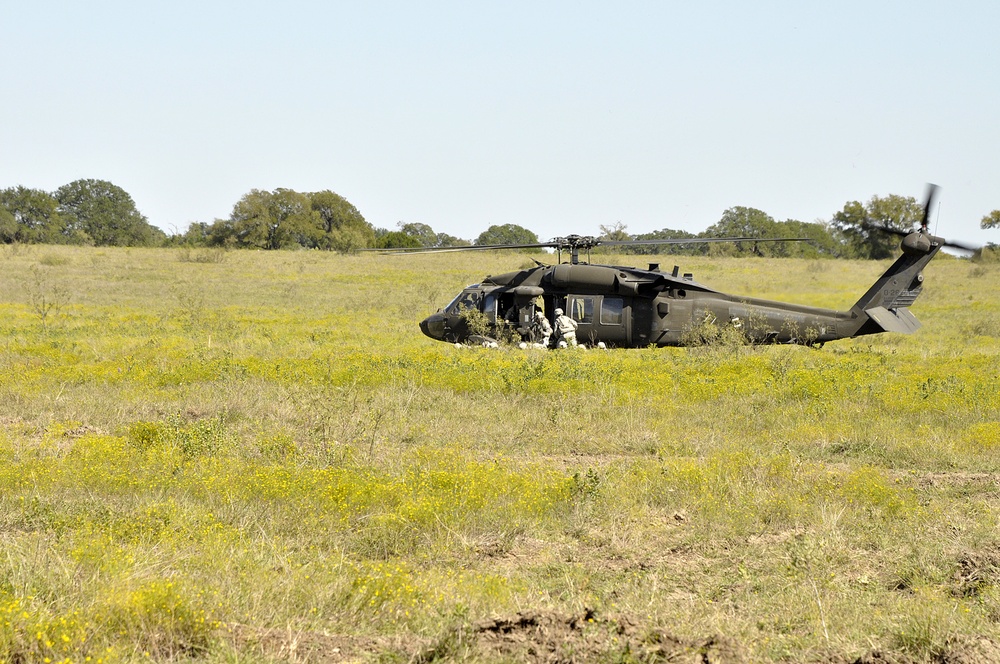 1-12th Cavalry conducts air assault training