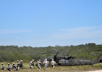 1-12th Cavalry conducts air assault training