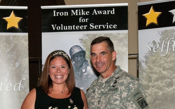 AUSA honors 82nd CAB family for volunteerism