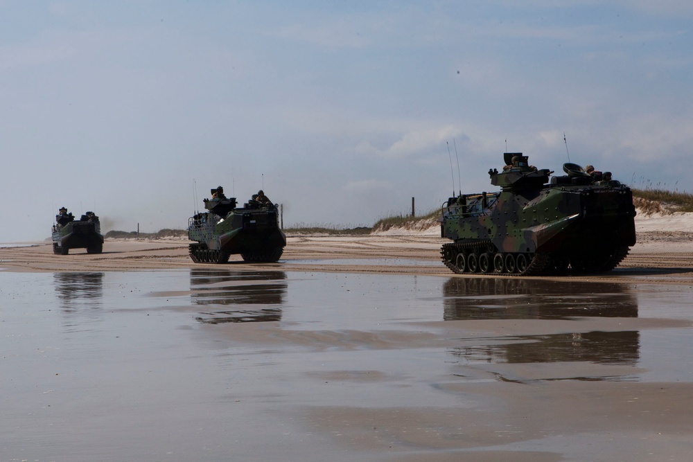 2nd Assault Amphibian Battalion Conducts a Field Exercise