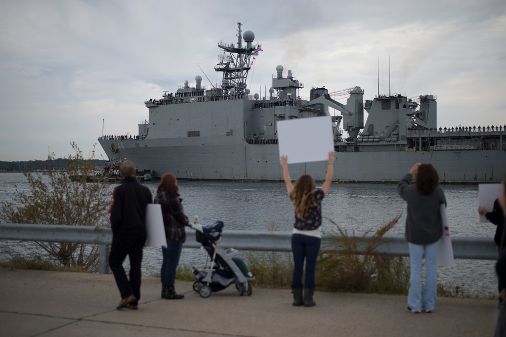 USS Tortuga (LSD 46) returns from deployment