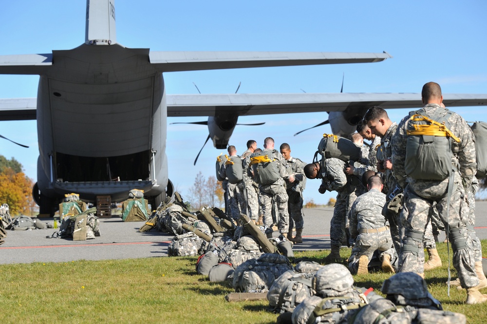 173rd IBCT (A) paratroopers combat jump training in Grafenwoehr