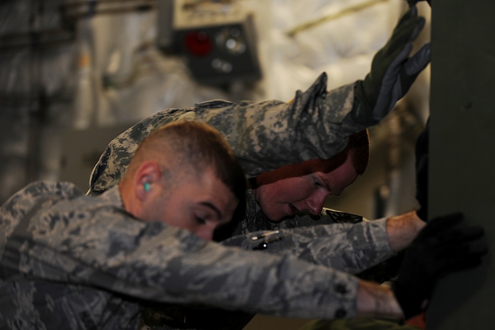 Airmen and Soldiers join forces for cargo readiness training