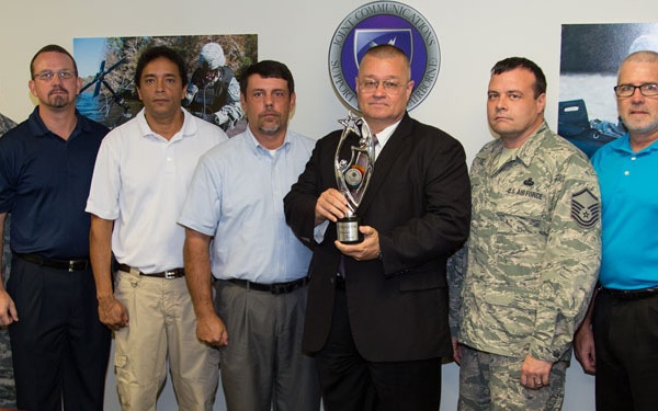 JCSE's J5 Acquisition and Engineering team receives Innovation Showcase Award