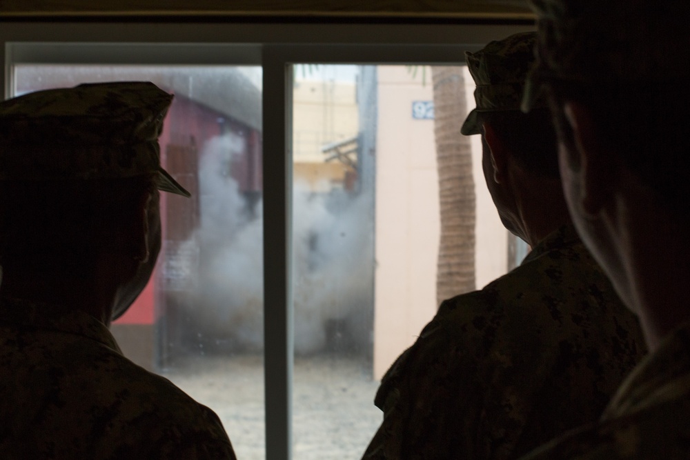 CNP visits Navy EOD