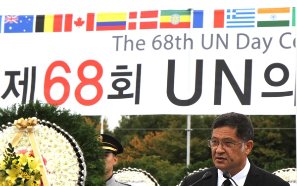 World remembers war heroes’ sacrifice