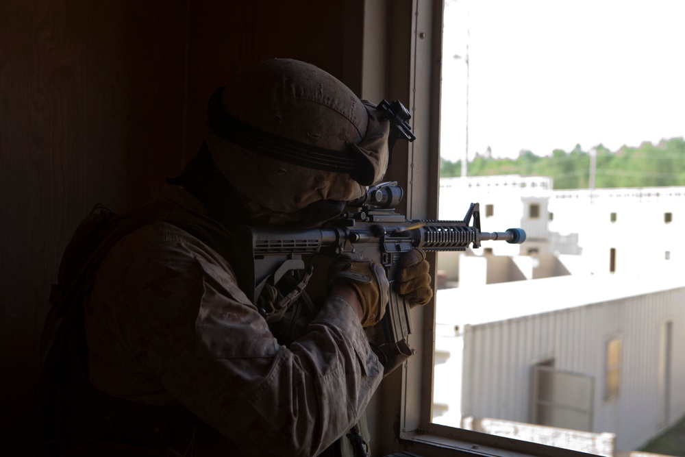 2nd Assault Amphibian Battalion Conducts a Field Exercise