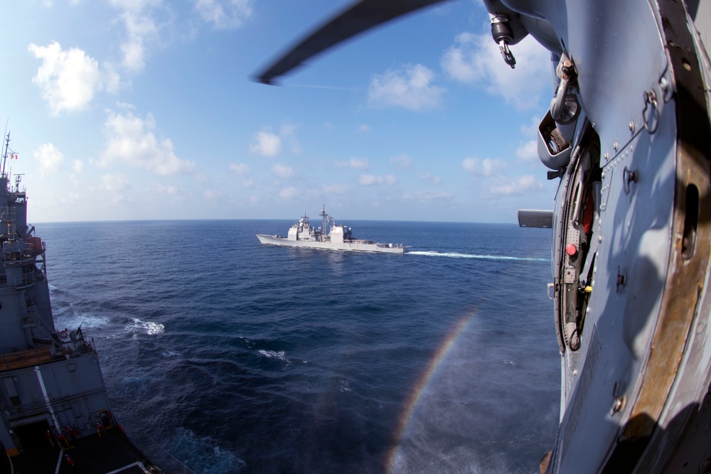 USS Gettysburg replenishment