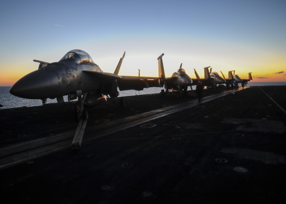 USS Nimitz flight deck