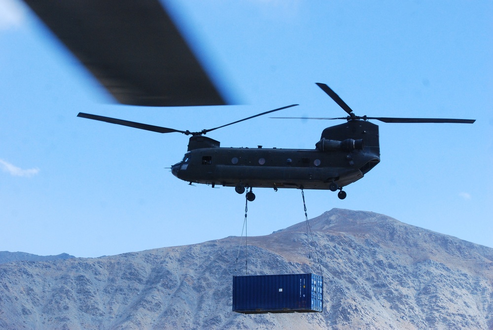 10th Combat Aviation Brigade sling load operations