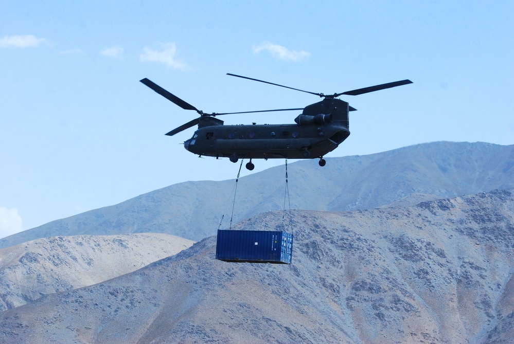 10th Combat Aviation Brigade sling load operations