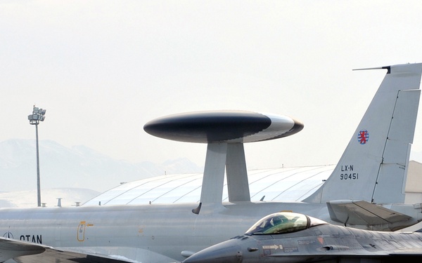 NATO E-3A Component celebrates 10,000 flight hours in support of Afghanistan operation
