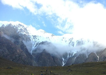 Northern Warfare Training Center instructor conquers mountains, builds relationship with Nepal
