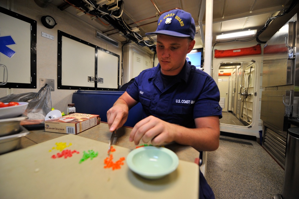 Coast Guard units participate in cooking competition in Va.