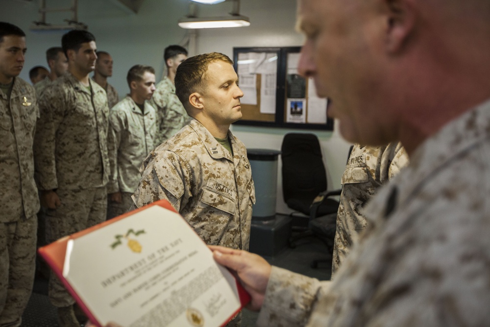 22nd MEU recon Marine awarded combat NavComm