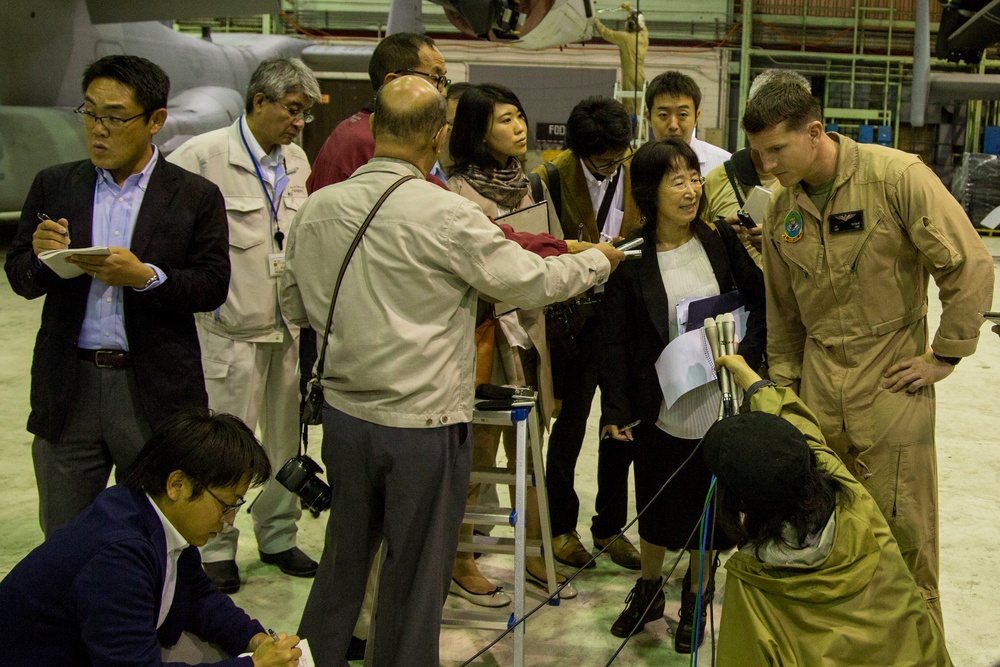 Japanese media tour Osprey, interview pilots