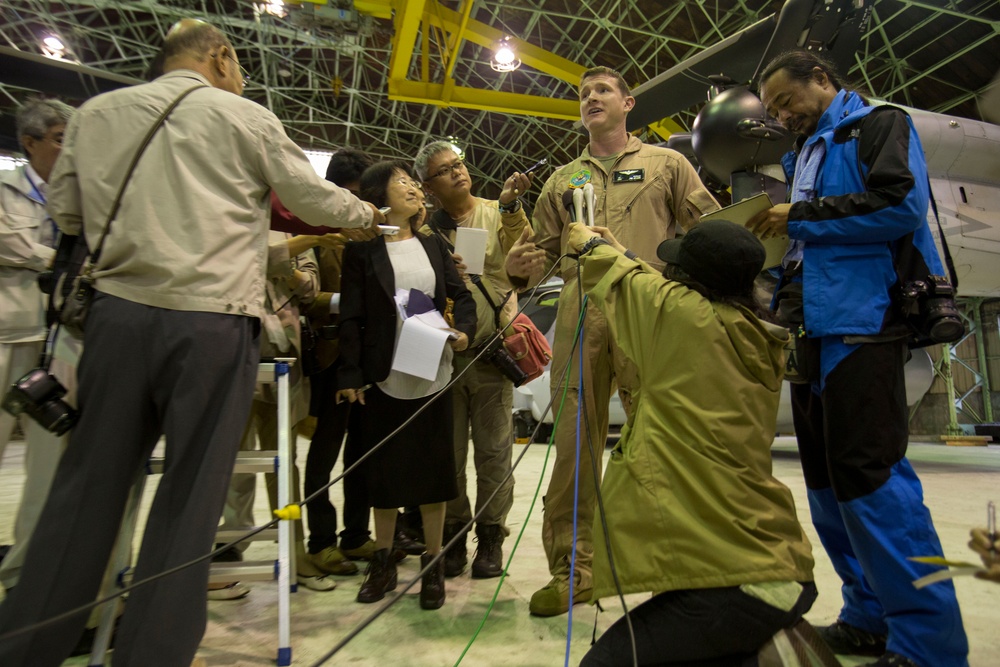 Japanese media tour Osprey, interview pilots