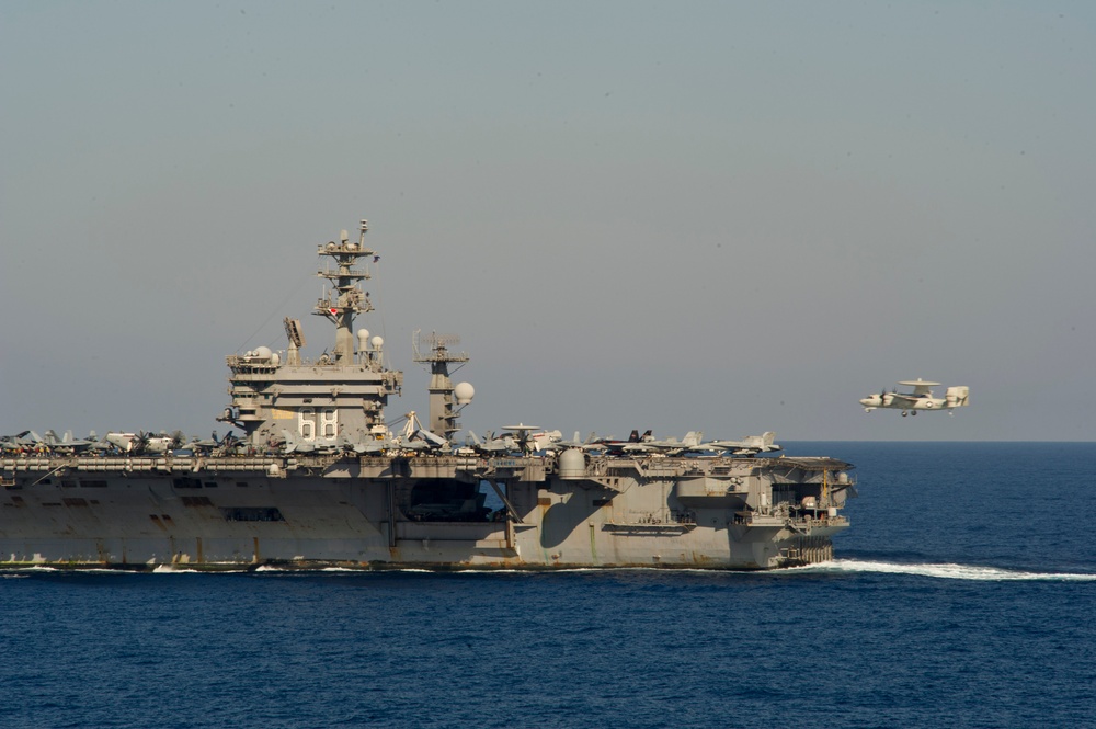 US Navy E-2C Hawkeye