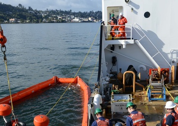 Coast Guard trains for pollution response in Pacific Northwest waters