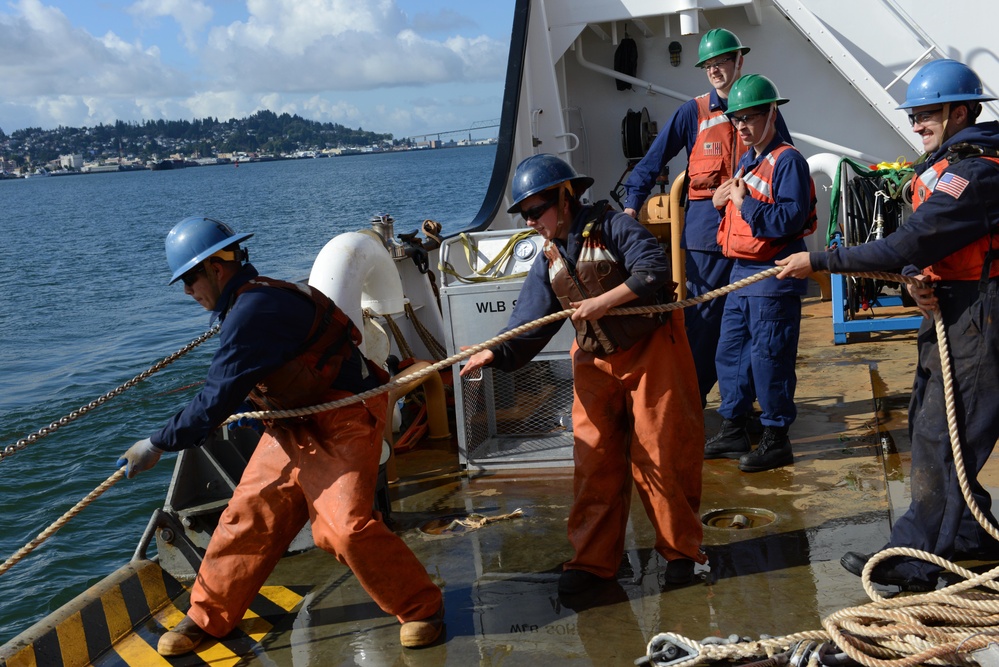 Coast Guard trains for pollution response in Pacific Northwest waters
