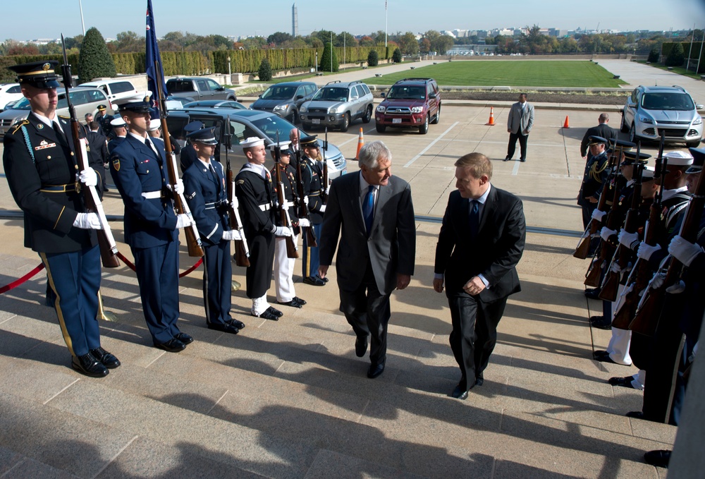 New Zealand minister of defense meeting