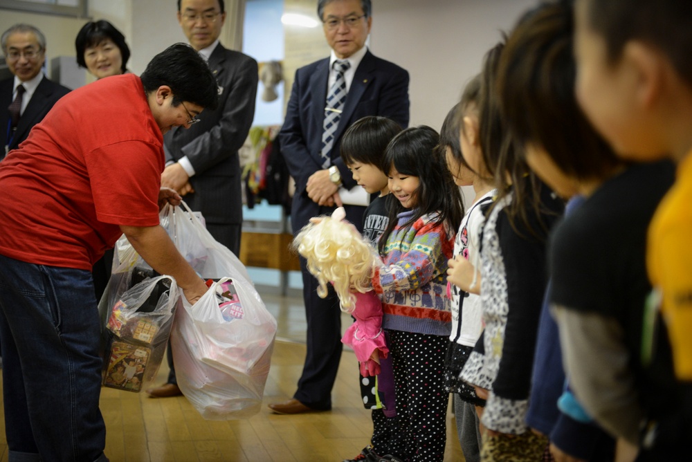 Semper Fi Society delivers gifts to children in Kamaishi City