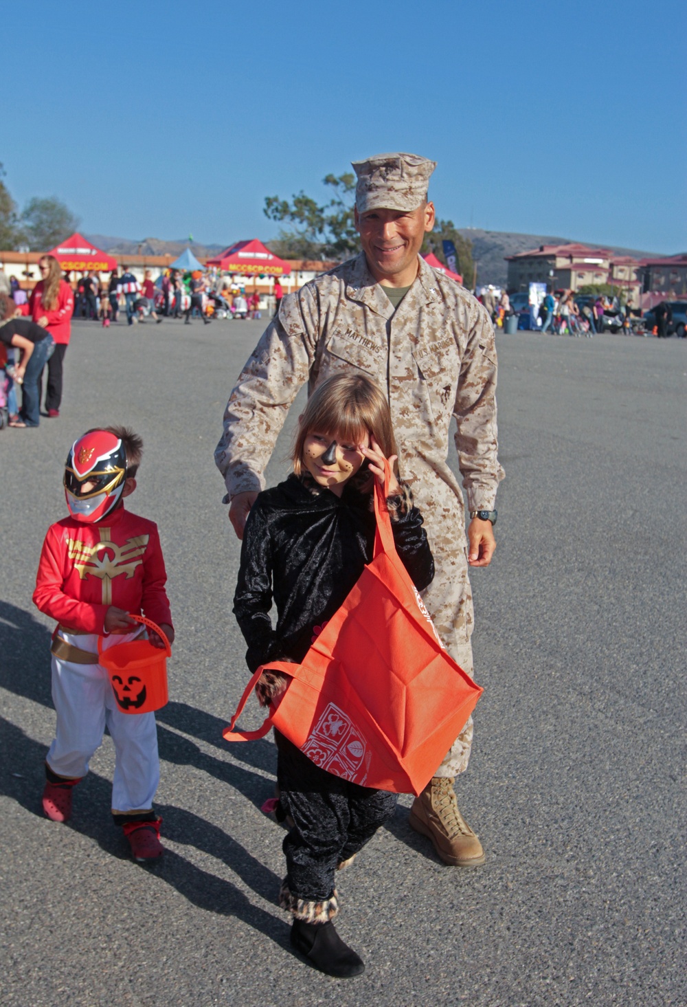 Trunk or treat brings Marines, families together