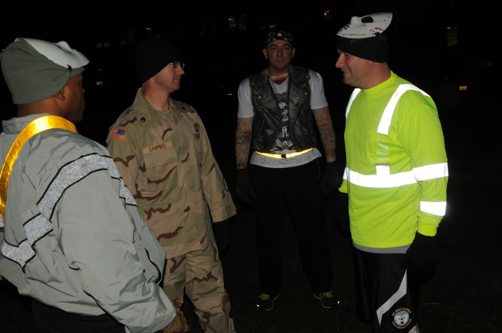 1-40th CAV (A) CSM speaks with senior NCOs before Halloween 'Fun Run'