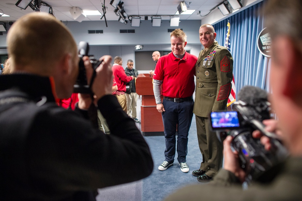 Allied Forces Foundation and wounded warriors from the UK, Denmark visit the Pentagon