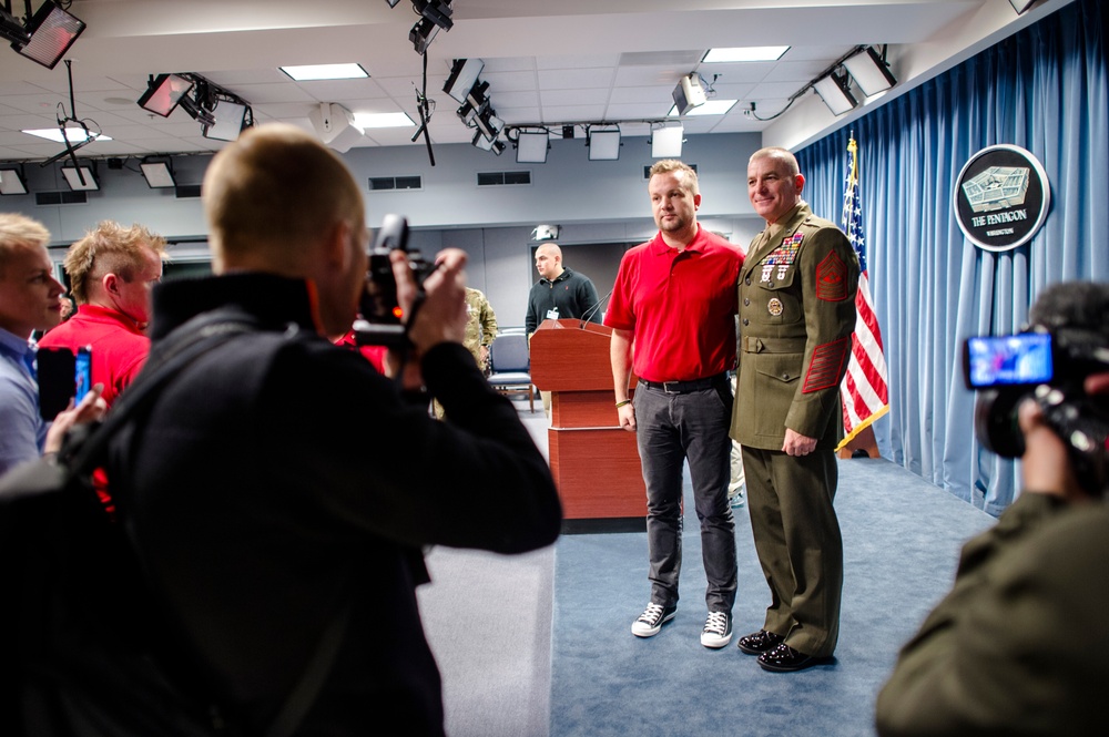 Allied Forces Foundation and wounded warriors from the UK, Denmark visit the Pentagon