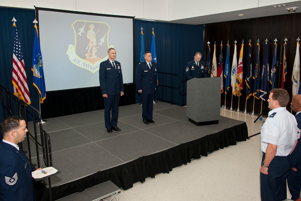 Airman receives Distinguished Flying Cross