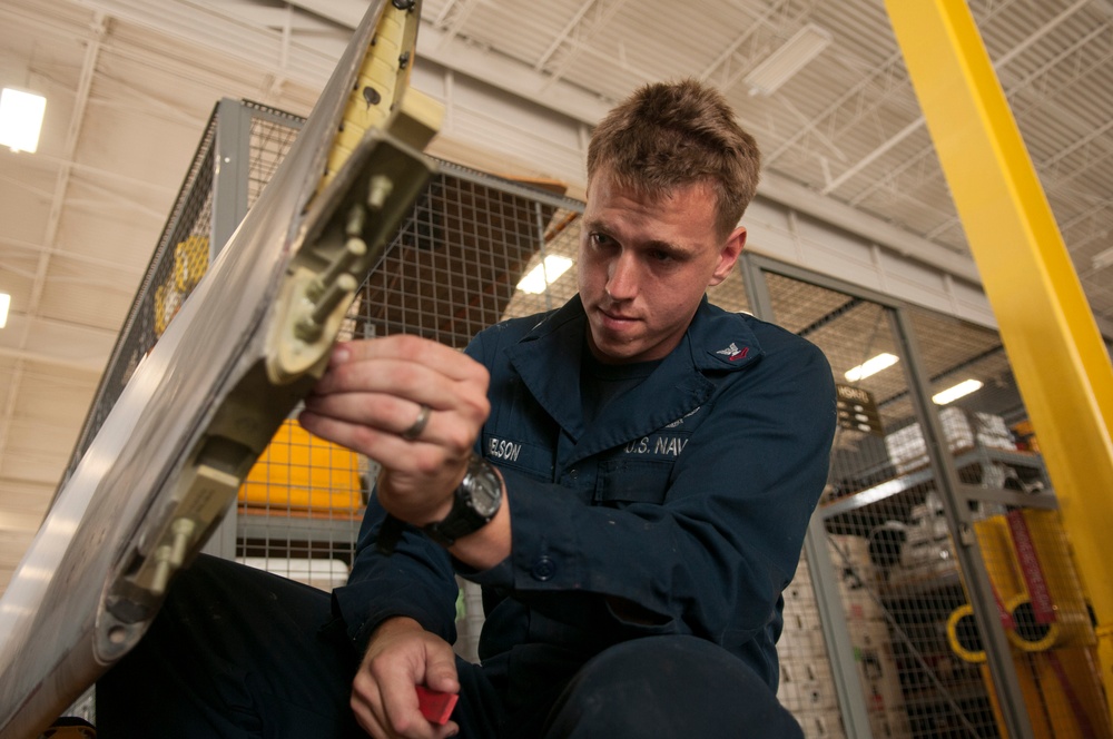 Helicopter Maritime Strike Squadron (HSM) 71 maintenance