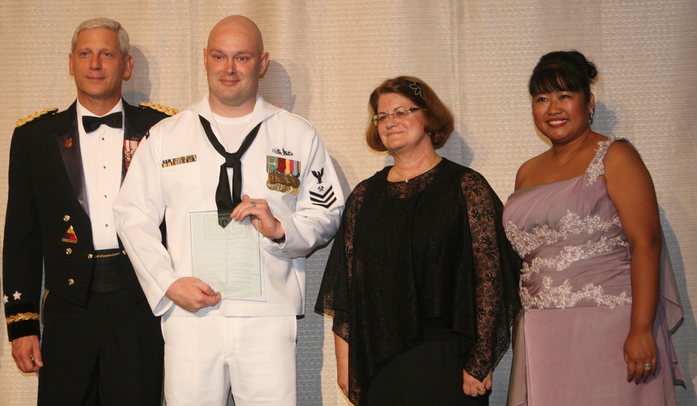 USO gala salutes American and Japanese service members