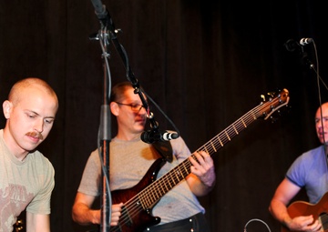 Blue Yonders entertain students