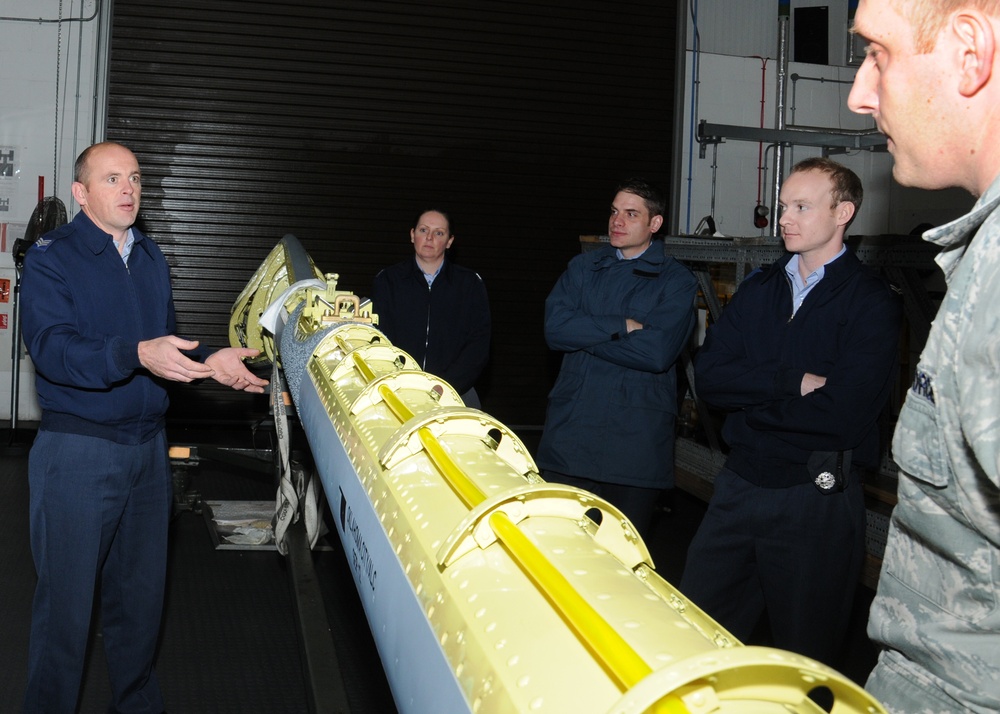 100th MXS, 100th LRS share knowledge with RAF